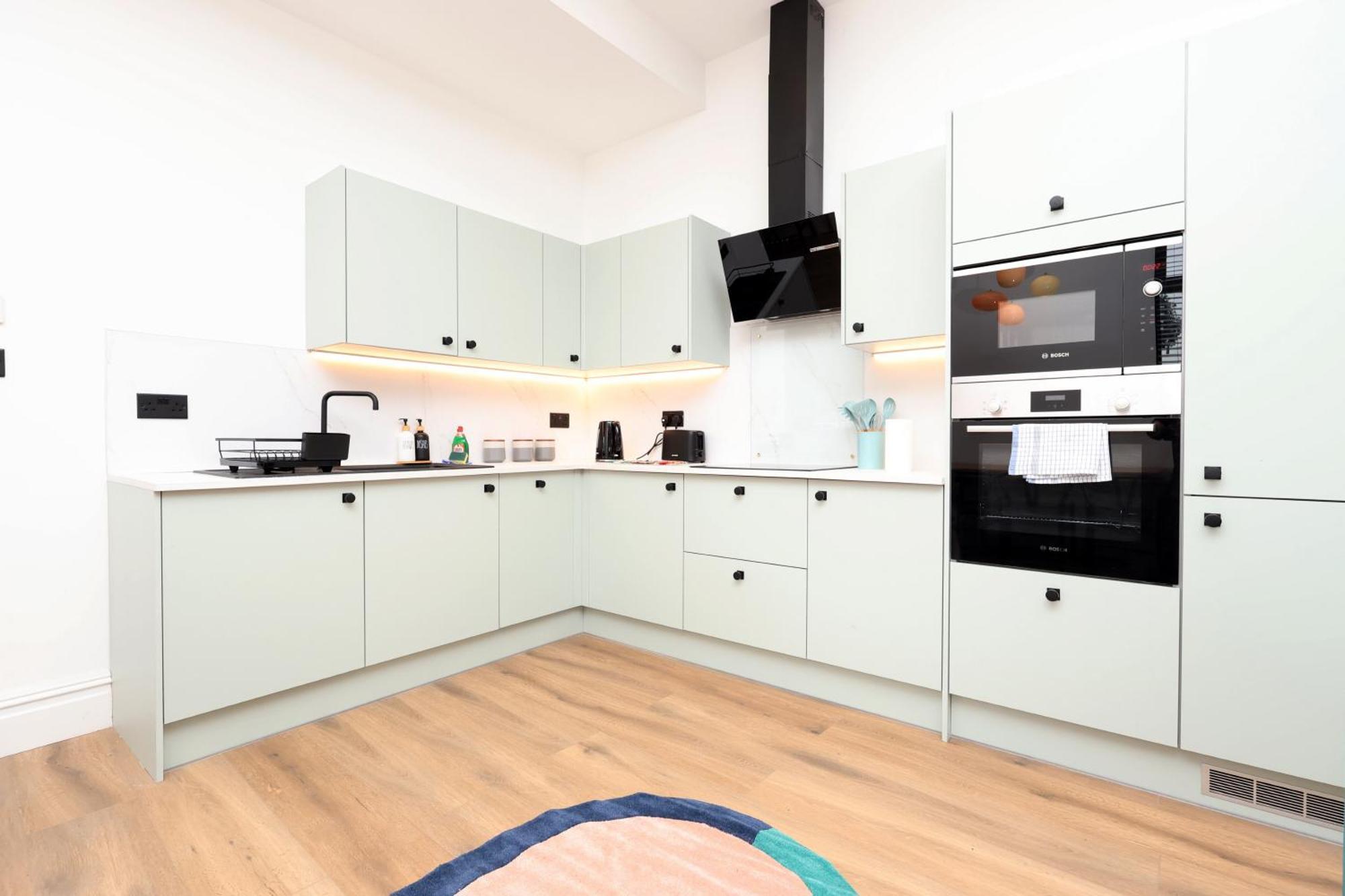 7min - Sleeps 7 - Free Parking